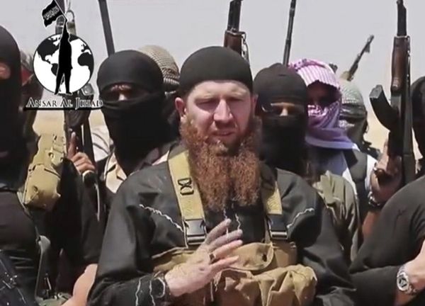 Чеченский боевик Омар аль-Шишани, воюющий на стороне Исламского государства Чеченский боевик Омар аль-Шишани, воюющий на стороне Исламского государства