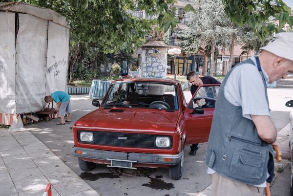 Улица в сербской части города Косовска-Митровица