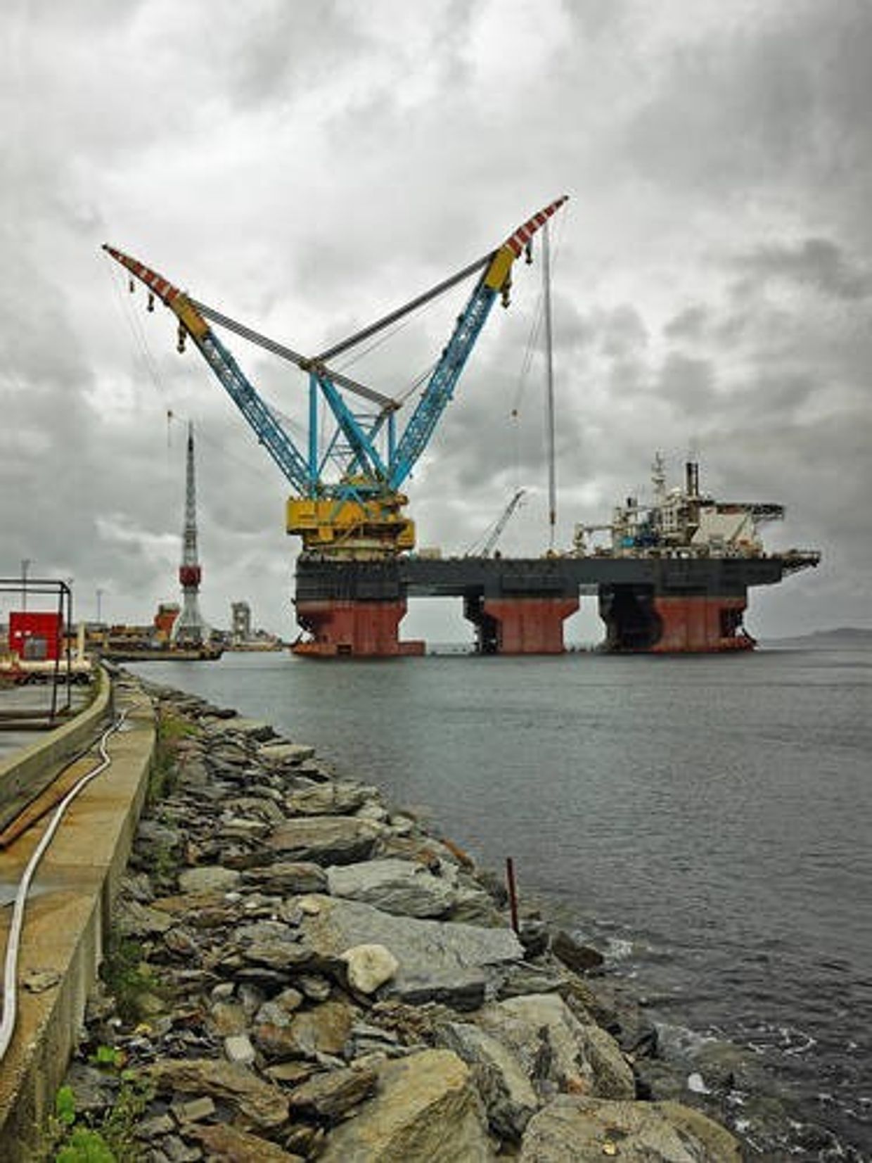 Плавучий грузоподъемный кран «Saipem 7000» Плавучий грузоподъемный кран «Saipem 7000»