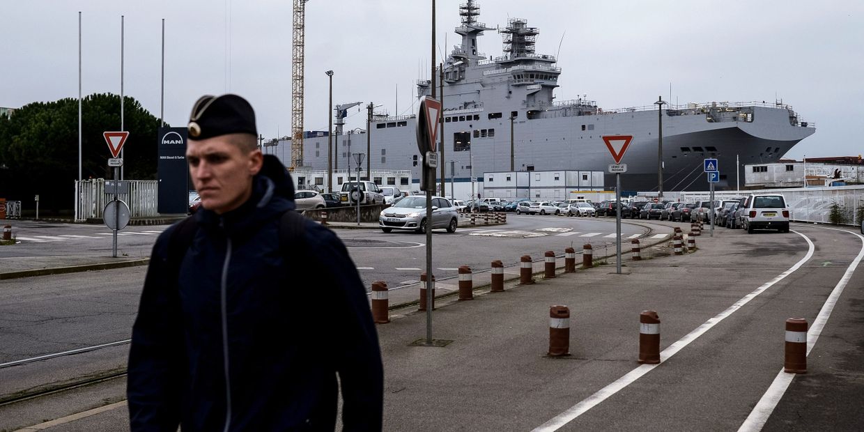 Cудостроительный завод фирмы STX Europe в городе Сен-Назер