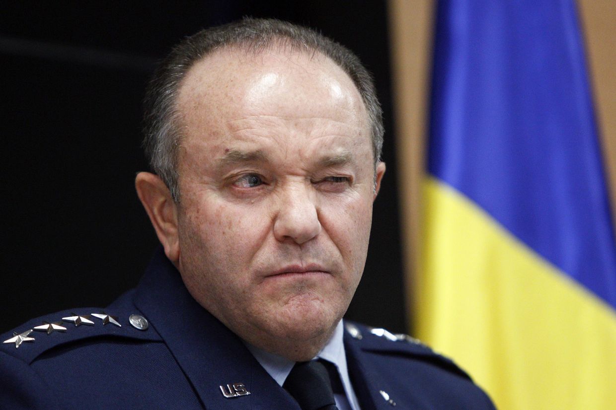 Главнокомандующий войсками НАТО в Европе Филипп Бридлав на пресс-концеренции в Киеве