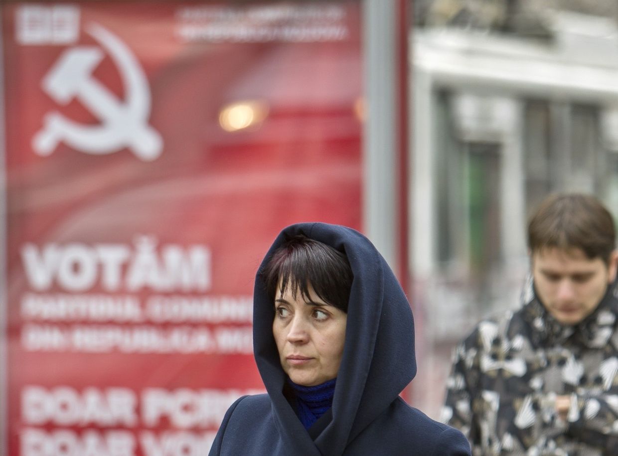 Предвыборные плакаты коммунистической партии в Кишиневе