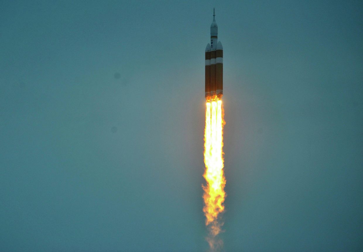 Старт полета космического корабля Orion и тяжелой ракеты-носителя Delta-4