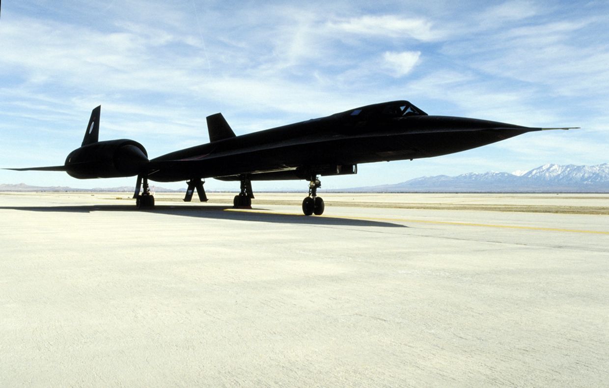 Cтратегический сверхзвуковой разведчик американских ВВС Lockheed SR-71