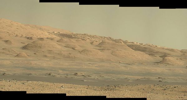 Марсоход Curiosity направляется к горе Шарпа Марсоход Curiosity направляется к горе Шарпа