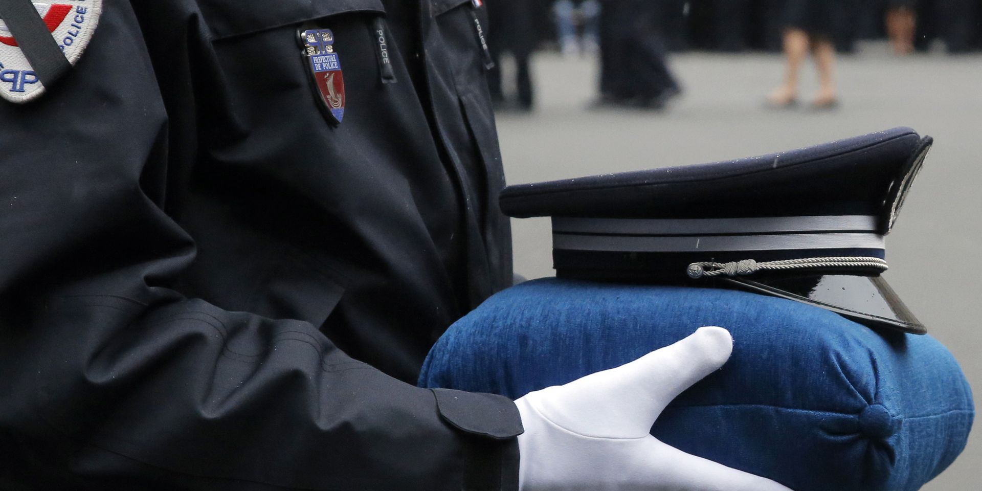 Похороны полицейского Ахмеда Мерабета, погибшего во время теракта в Париже - ИноСМИ, 1920, 02.02.2024