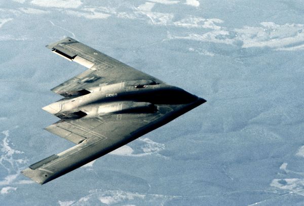 Бомбардировщик-невидимка В-2