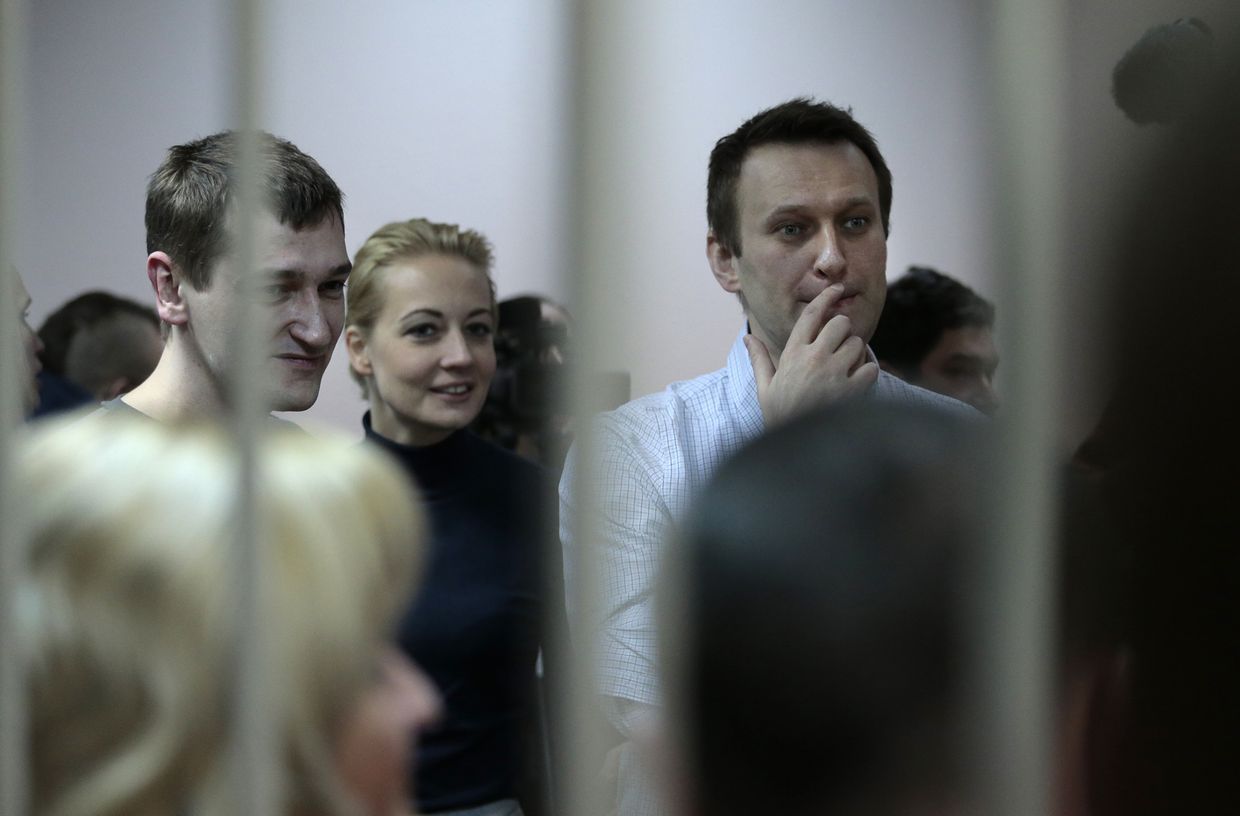 Алексей Навальный в здании суда