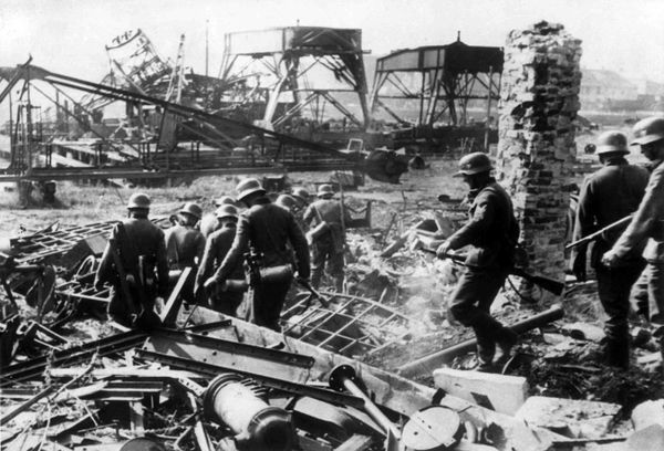 Немецкие солдаты на Вестерплатте, 2 сентября 1939 года