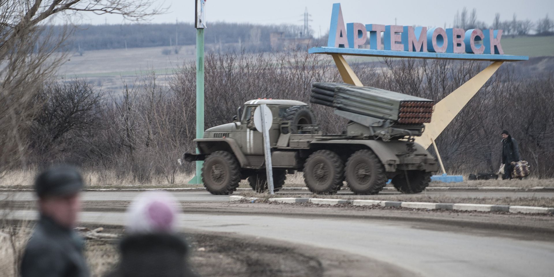 Реактивная система залпового огня БМ-21 «Град» украинской армии двигается в сторону города Артемовск - ИноСМИ, 1920, 31.03.2023
