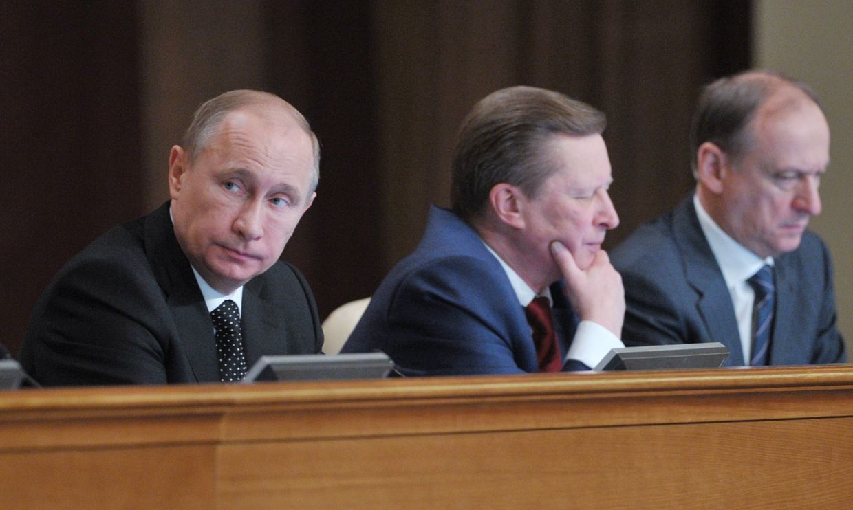 Владимир Путин, секретарь Совета безопасности РФ Николай Патрушев и руководитель администрации президента РФ Сергей Иванов на заседании Коллегии министерства обороны РФ