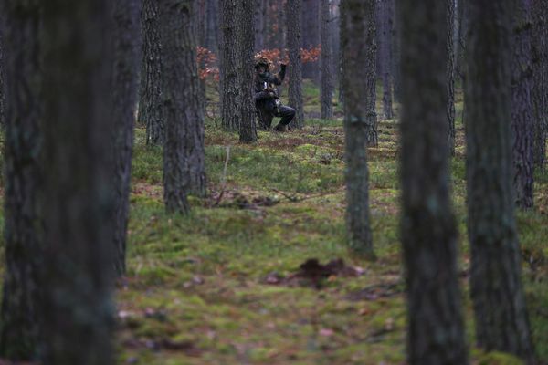 Тренировка добровольческого вооруженного формирования SJS Strzelec рядом с городом Миньск-Мазовецки