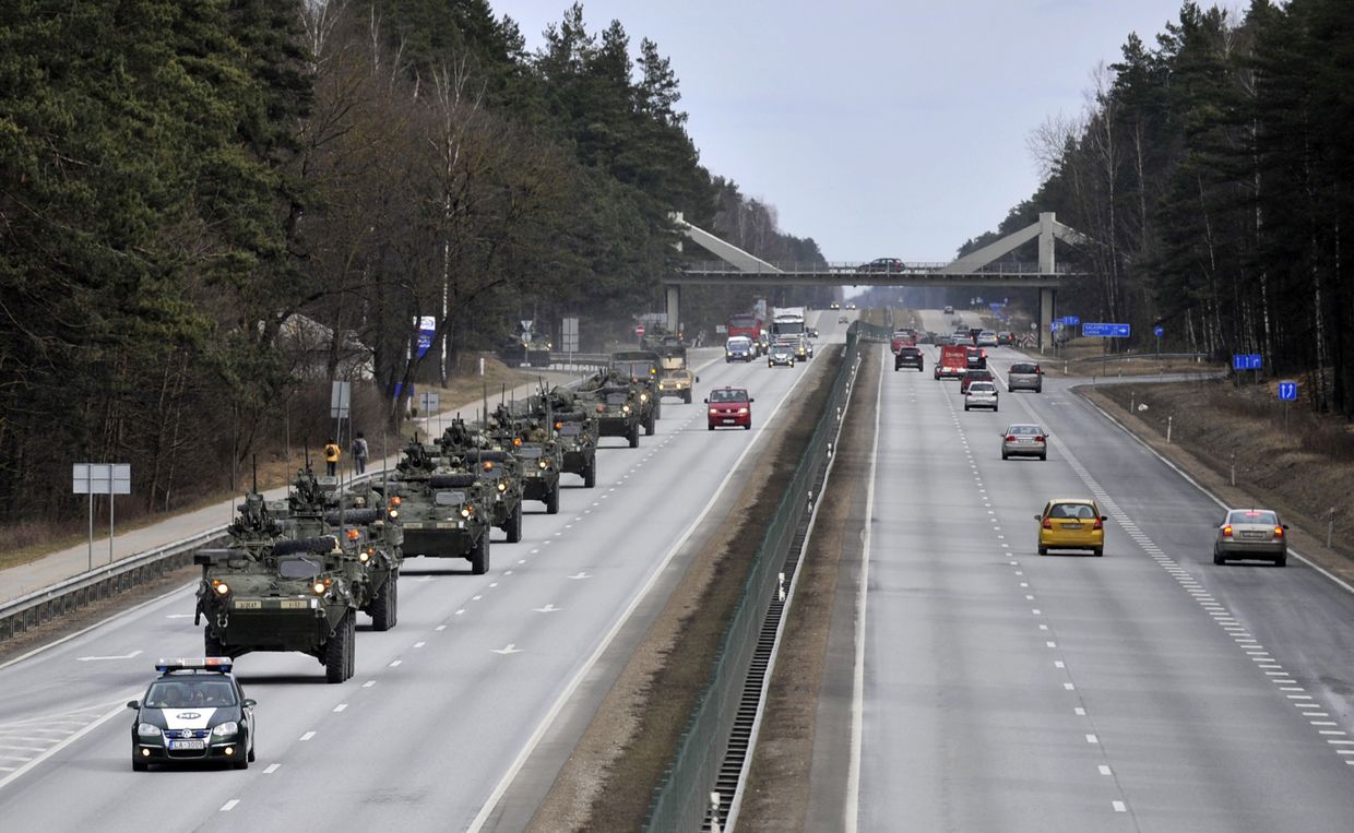 Конвой американских военных в Риге, учения Dragoon Ride