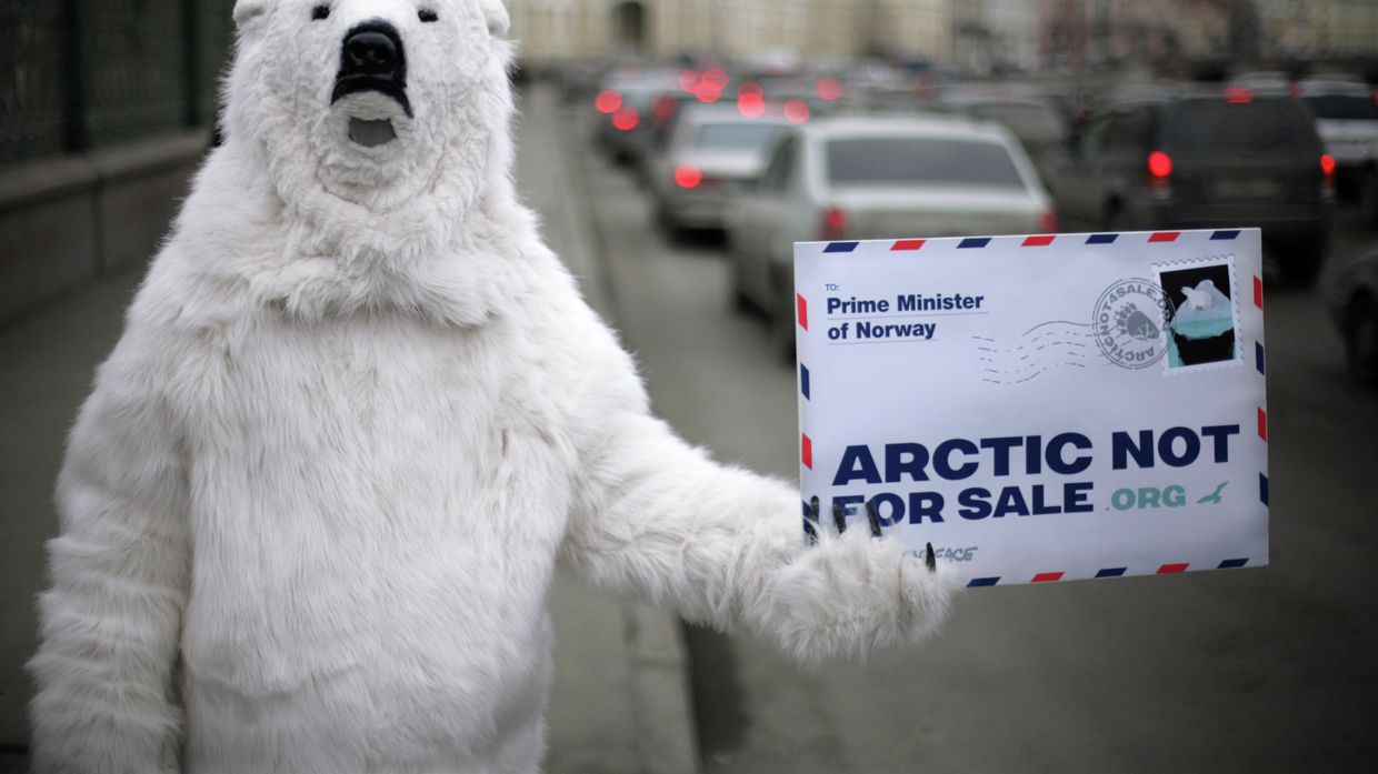 Акция Greenpeace в Санкт-Петербурге