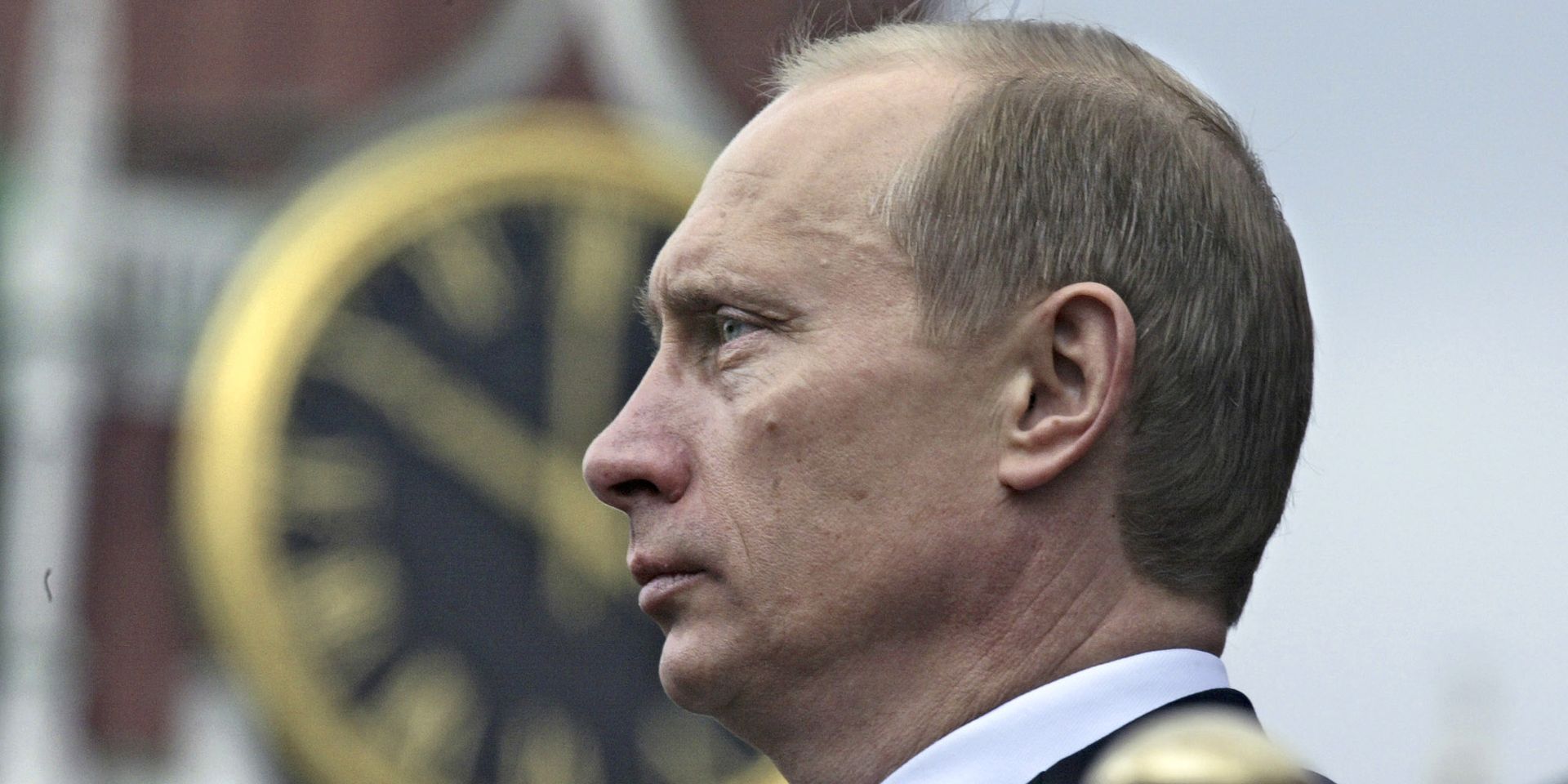 Владимир Путин смотрит парад в честь Дня Победы на Красной площади, 9 мая 2004 года - ИноСМИ, 1920, 23.07.2021