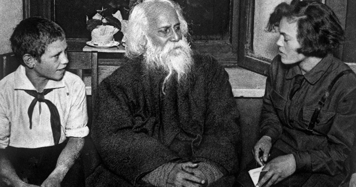 Рабиндранат Тагор среди советских пионеров