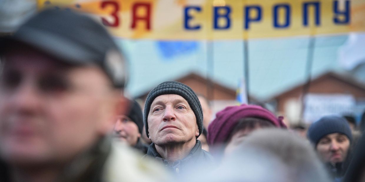 Сторонники евроинтеграции Украины на Площади Независимости в Киеве