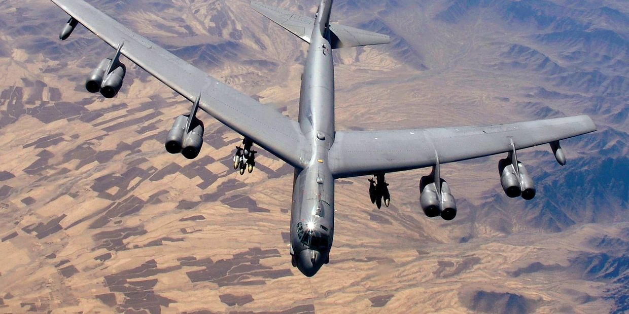 Бомбардировщик B-52H Stratofortress Бомбардировщик B-52H Stratofortress