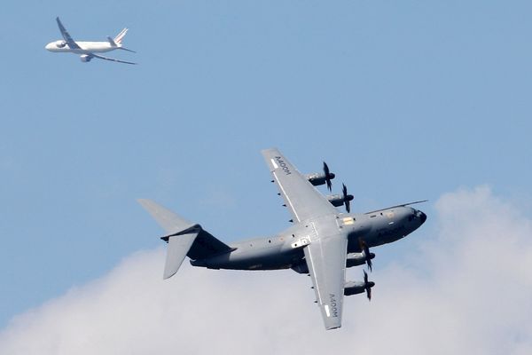 Военно-транспортный самолет Airbus A400M на 51-м Международном аэрокосмическом салоне в Ле-Бурже