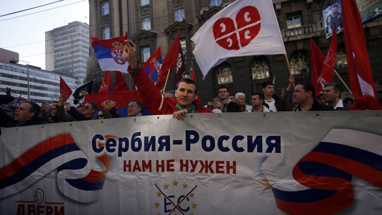 Акция протеста сербской националистической организации «Двери» в Белграде