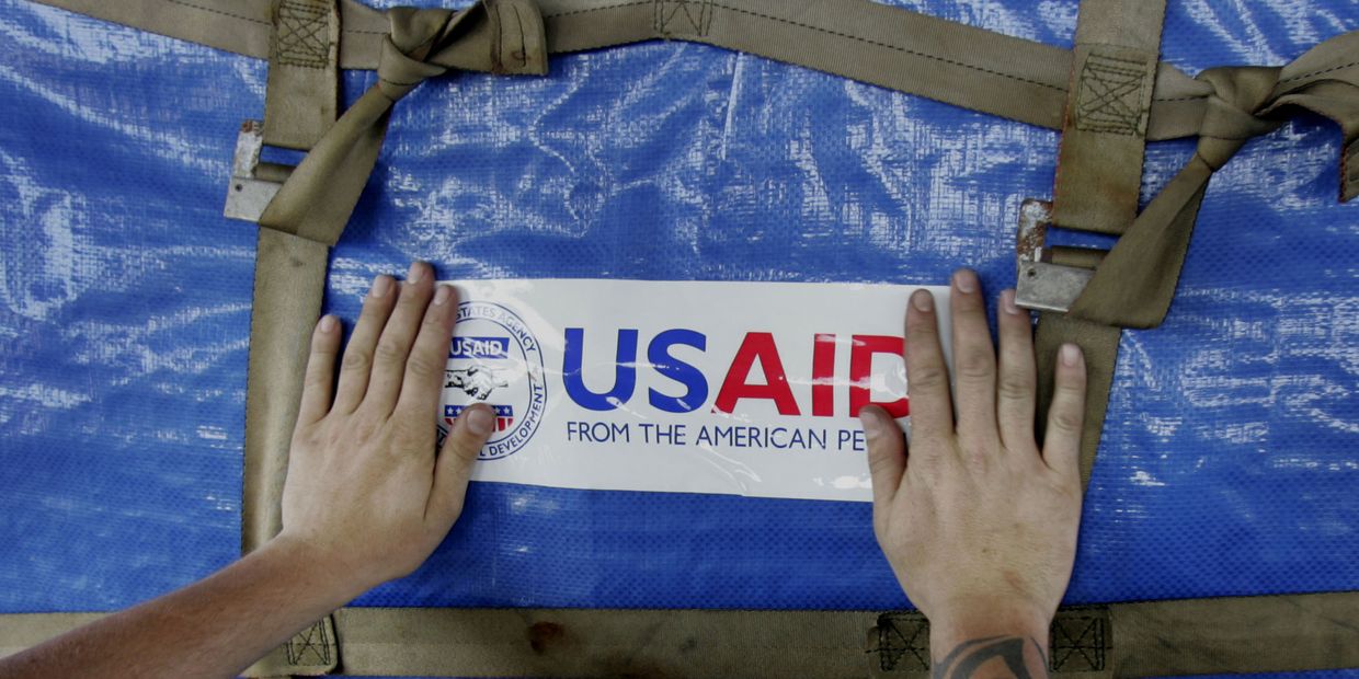 Отправка помощи USAID в Мьянму после разрушительного циклона «Наргис»