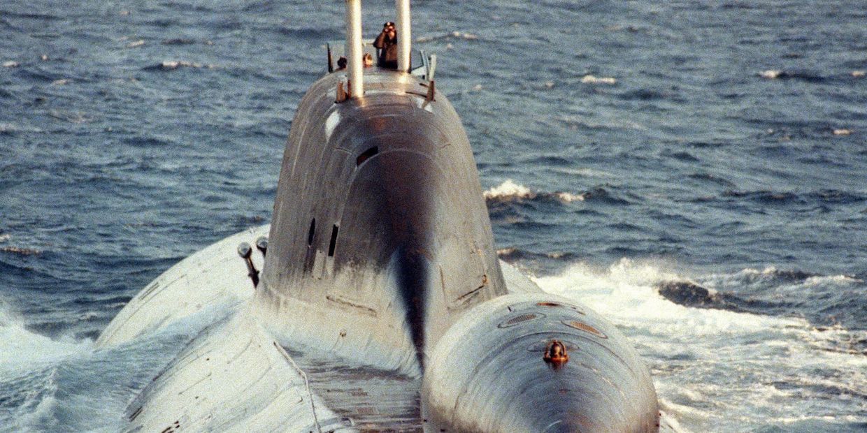Буль с буксируемой антенной внутри на хвостовом оперении подводной лодки проекта 971 «Щука-Б»