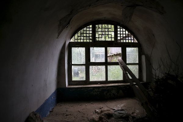 Заброшенная крепость в деревне Сипань, где во время Второй мировой японские солдаты содержали женщин
