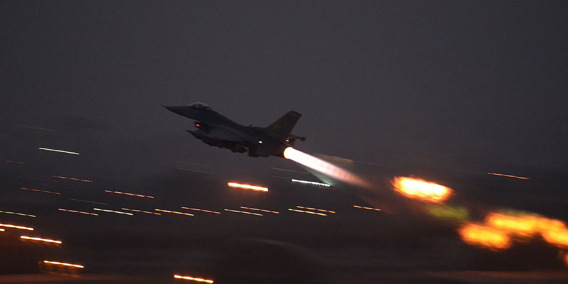 F-16 Fighting Falcon взлетает с  базы ВВС Инджирлик  - ИноСМИ, 1920, 07.03.2026