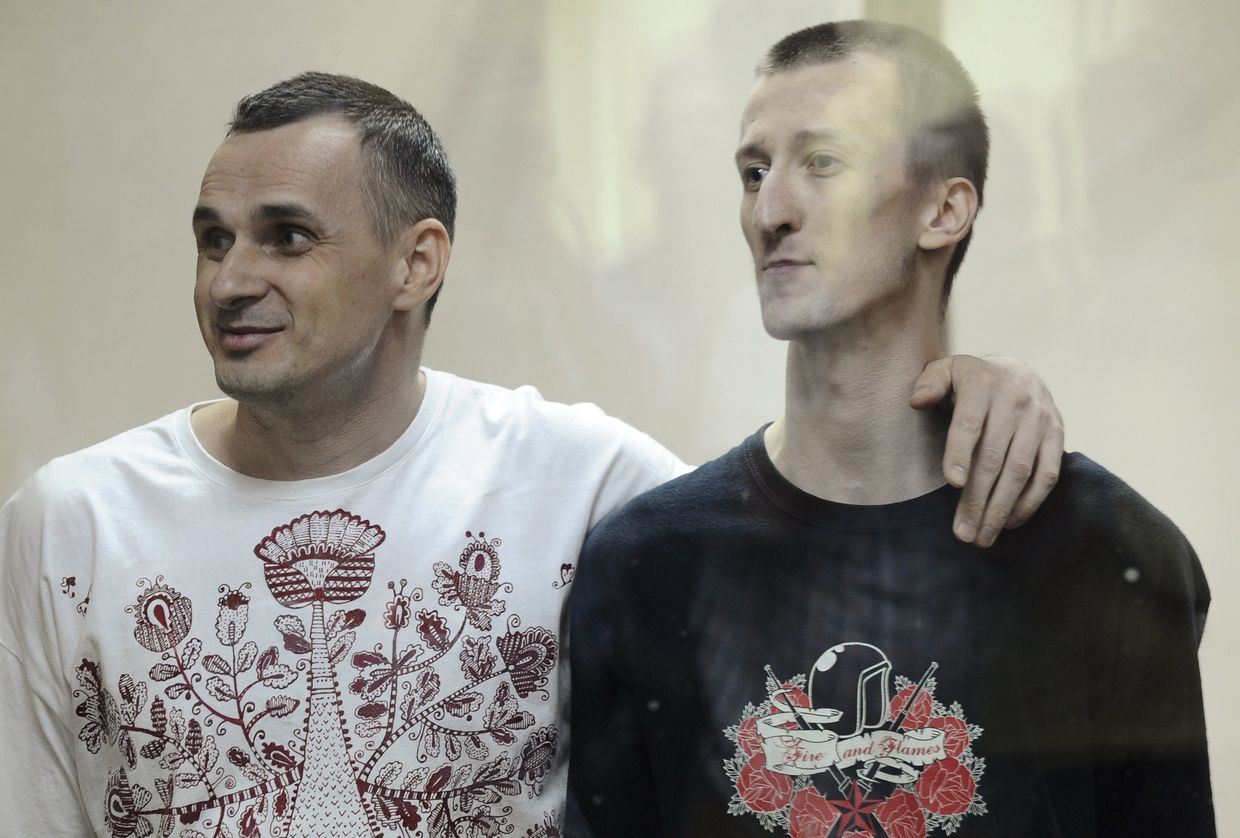 Олег Сенцов и Александр Кольченко в зале суда