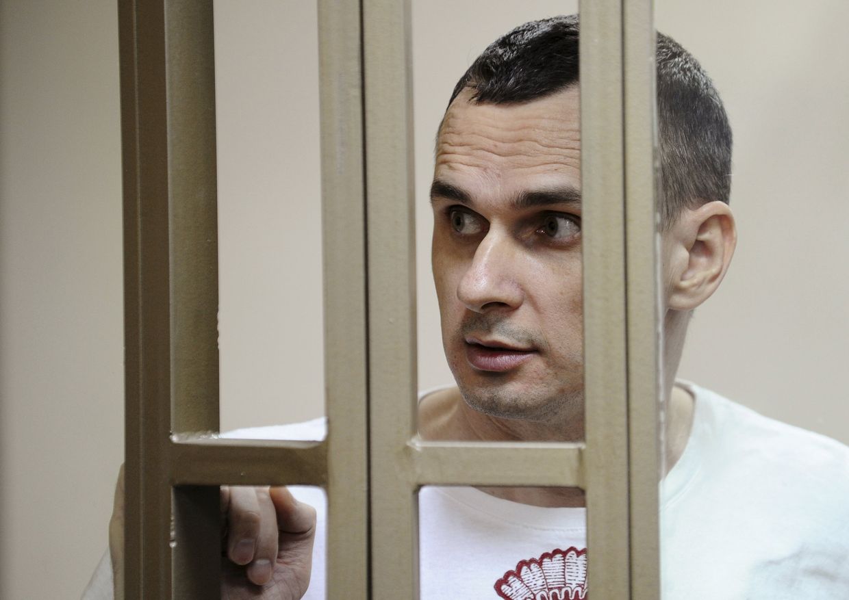 Режиссер Олег Сенцов в зале суда Режиссер Олег Сенцов в зале суда