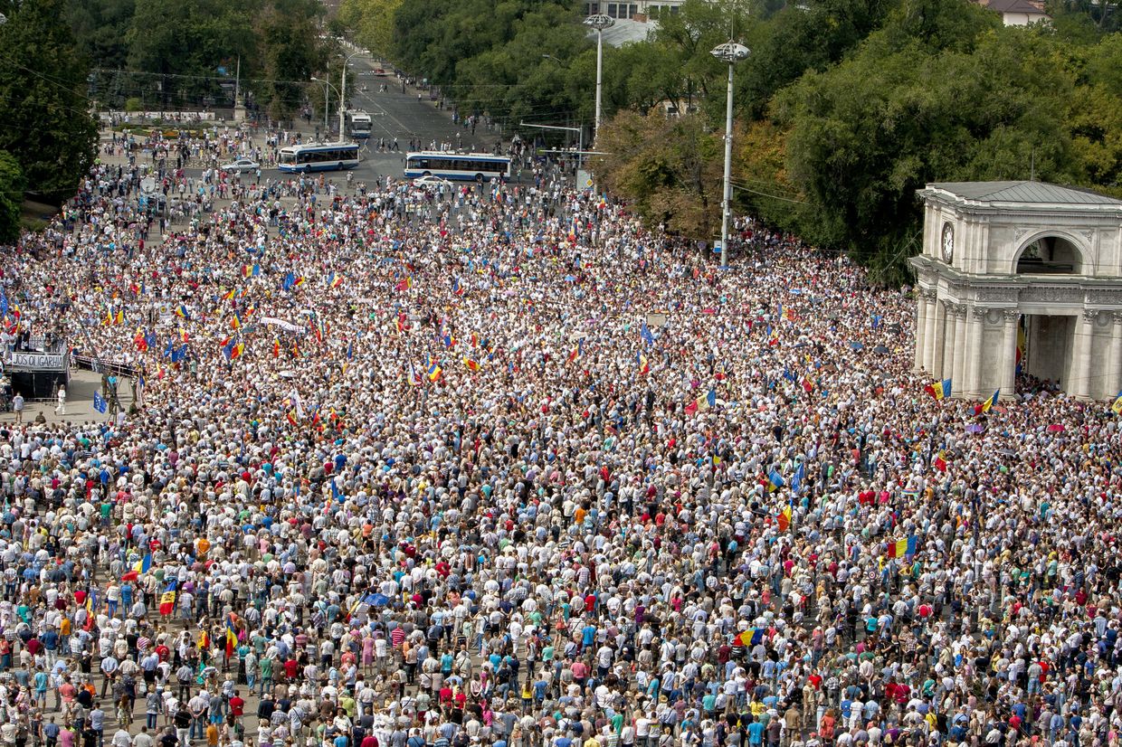 Акция протеста в центре Кишинева, 6 сентября 2015 года