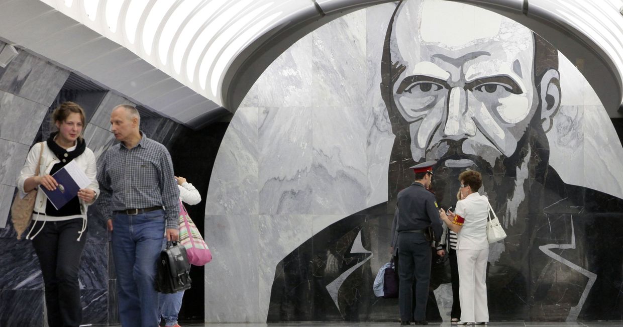 Вестибюль станции метро Достоевская