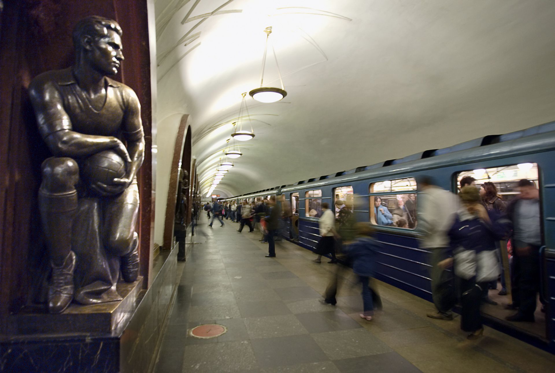 Станция метро «Площадь революции» в Москве - ИноСМИ, 1920, 22.09.2020