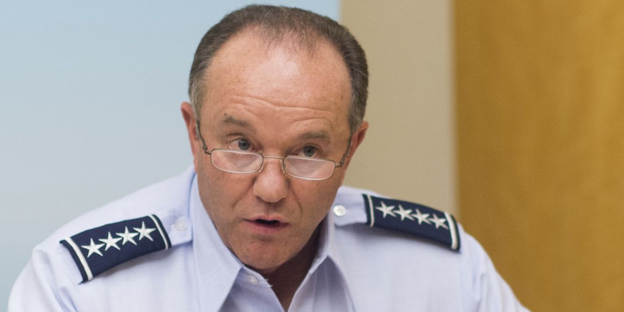 Главнокомандующий силами НАТО в Европе генерал Филип Бридлав