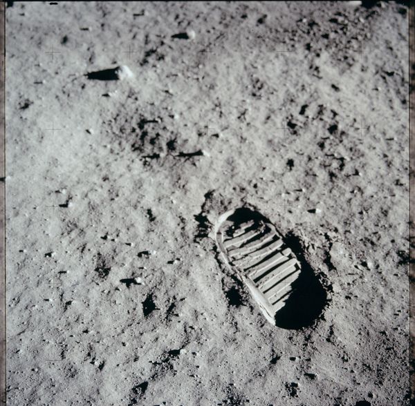 Миссия «Аполлона-11»