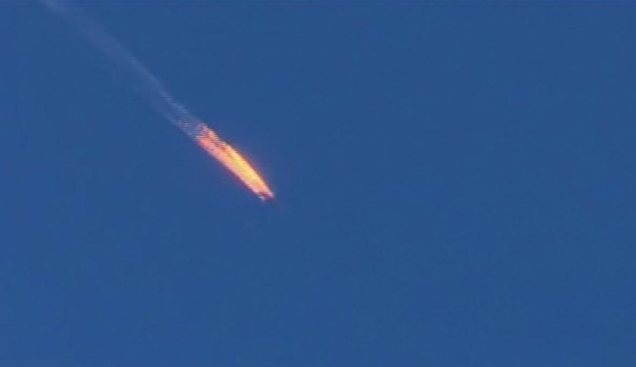 Российский самолет Су-24, сбитый турецким истребителем на турецко-сирийской границе