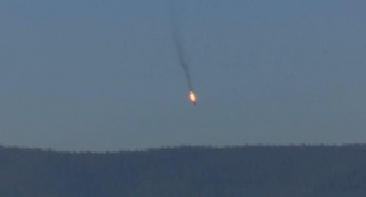 Российский самолет Су-24, сбитый турецким истребителем на турецко-сирийской границе