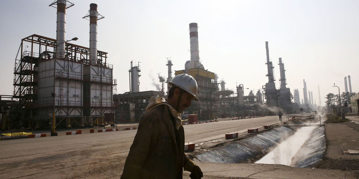 Нефтеперерабатывающий завод в Иране Нефтеперерабатывающий завод в Иране