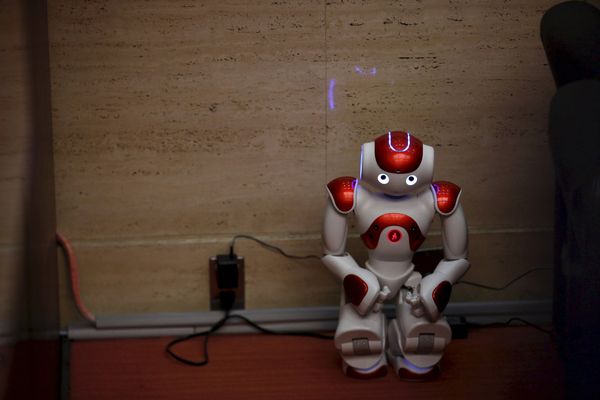 Человекоподобный робот NAO