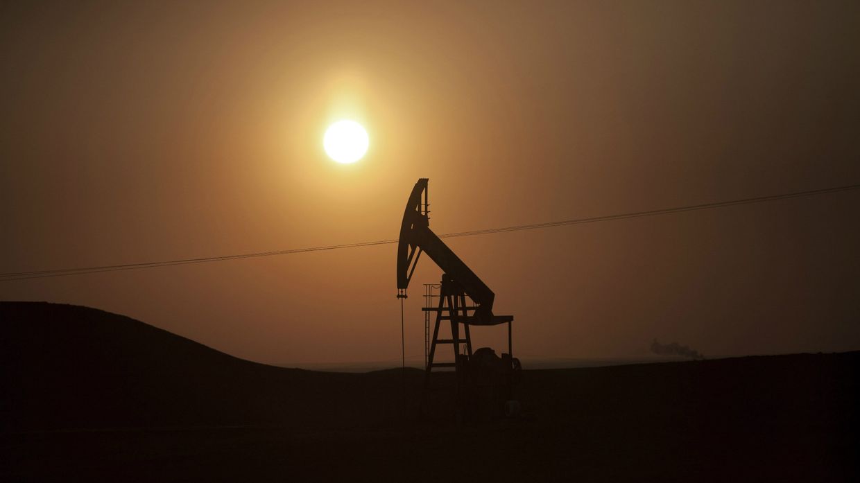 Нефтяное месторождение в Сирии, подконтрольное ИГИЛ (запрещена в РФ)