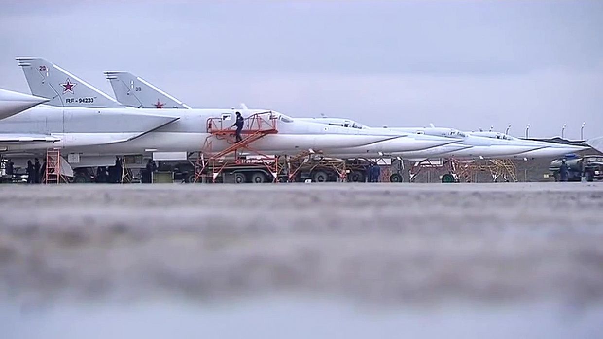 Боевой вылет дальних бомбардировщиков Ту-22М3 по объектам террористов в Сирии