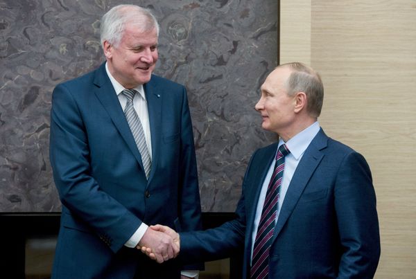 Президент РФ В. Путин встретился с премьер-министром Баварии Х. Зеехофером