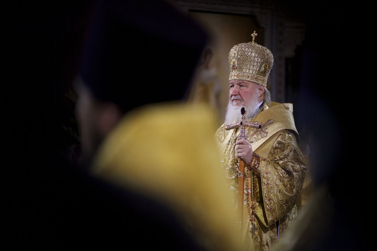 Патриарх Московский и всея Руси Кирилл во время Рождественского богослужения в храме Христа Спасителя в Москве