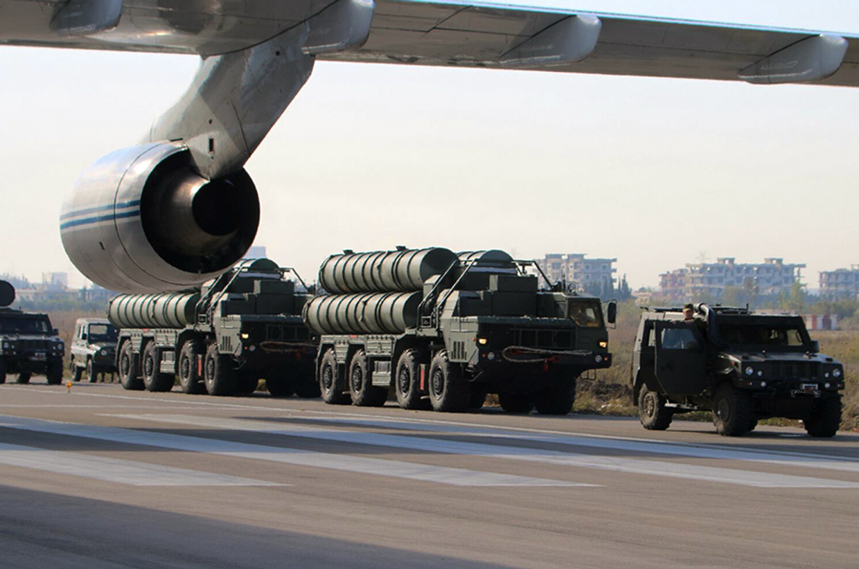 Зенитно-ракетные комплексы С-400 на российской авиабазе Хмеймим, Сирия Зенитно-ракетные комплексы С-400 на российской авиабазе Хмеймим, Сирия