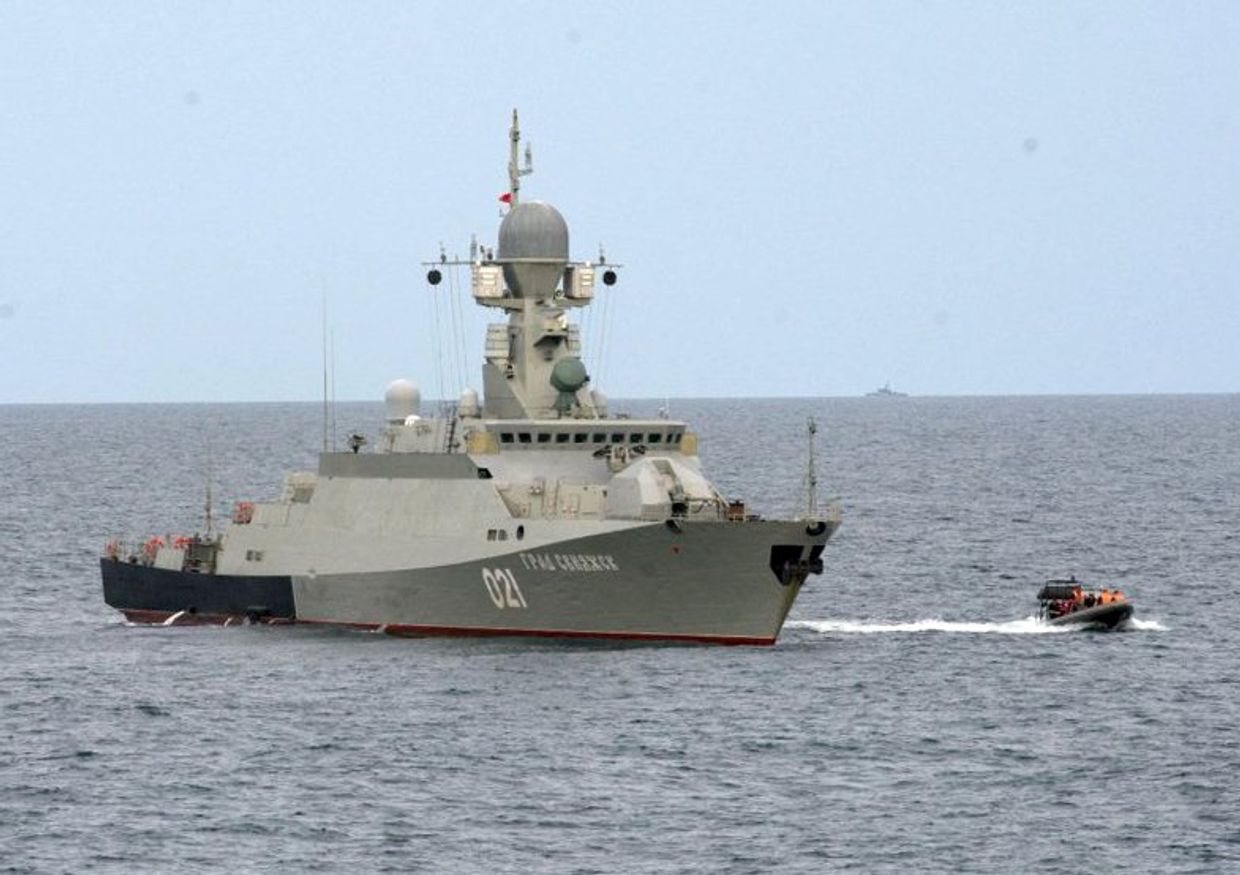 Военные учения Центр-2015 в Каспийском море
