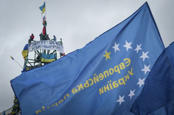 Сторонники евроинтеграции Украины во время митинга на площади Независимости. Архивное фото