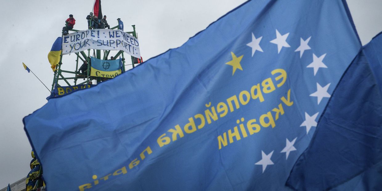 Сторонники евроинтеграции Украины во время митинга на площади Независимости. Архивное фото
