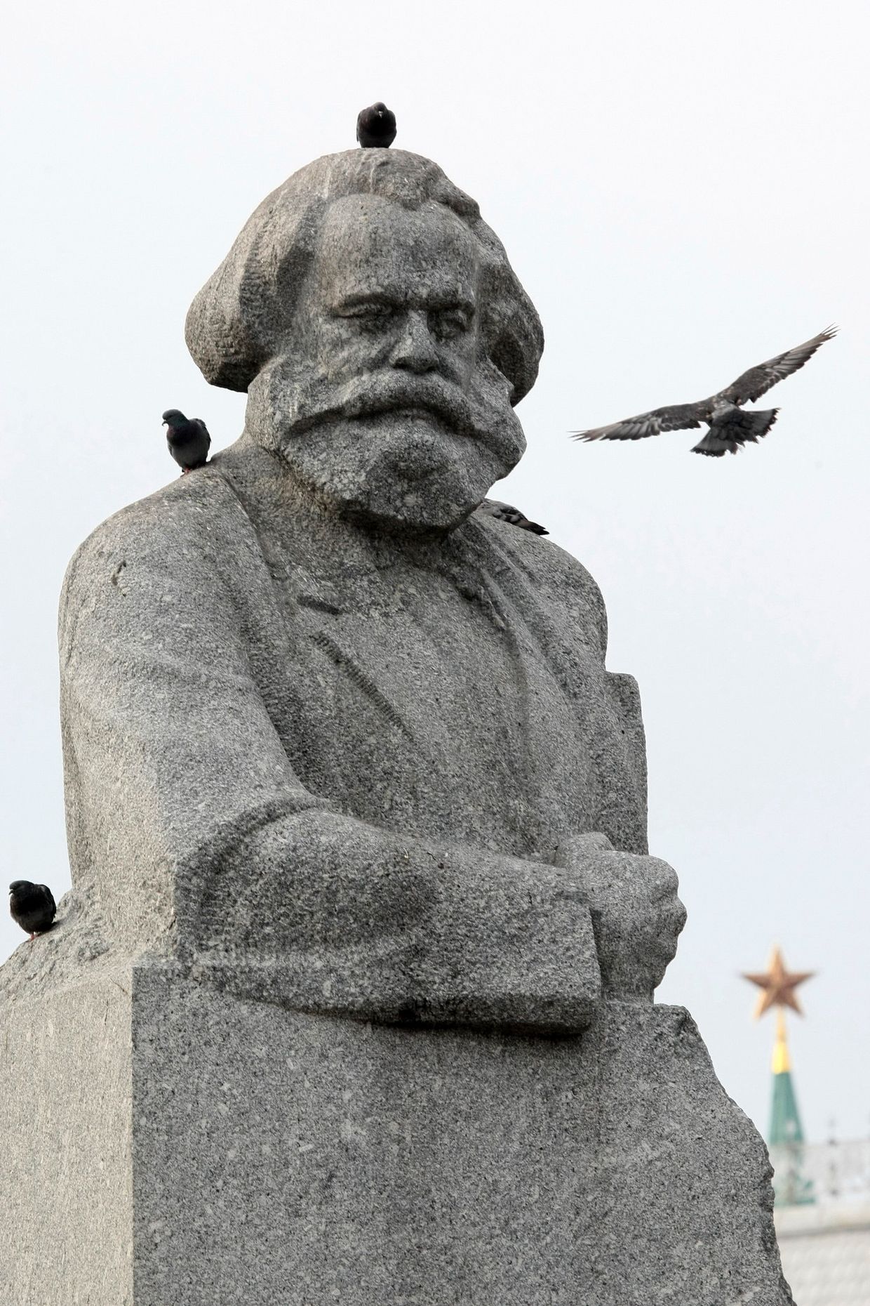 Памятник Карлу Марксу в Москве