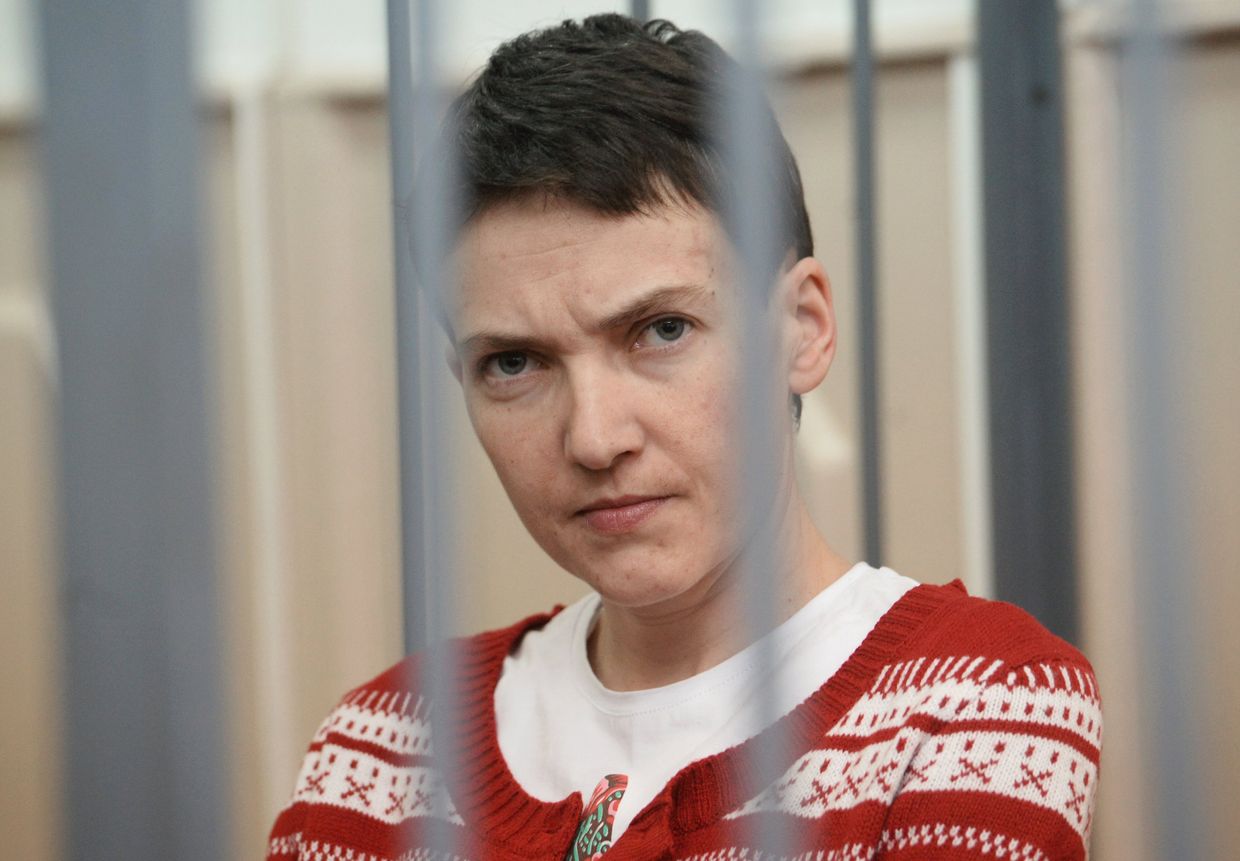 Украинская летчица Надежда Савченко, обвиняемая в причастности к убийству российских журналистов