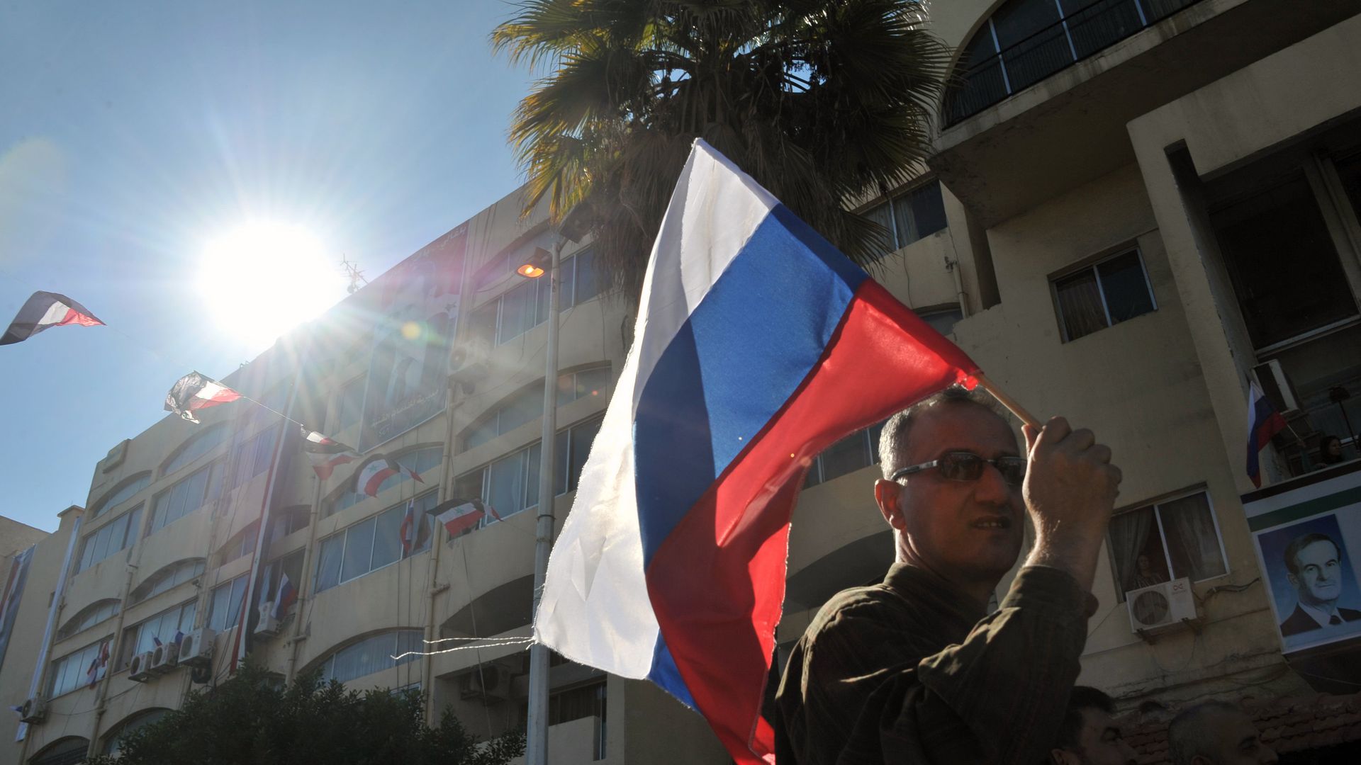 Митинг в поддержку операции российской авиагруппы прошел в городе Тартус - ИноСМИ, 1920, 09.12.2024